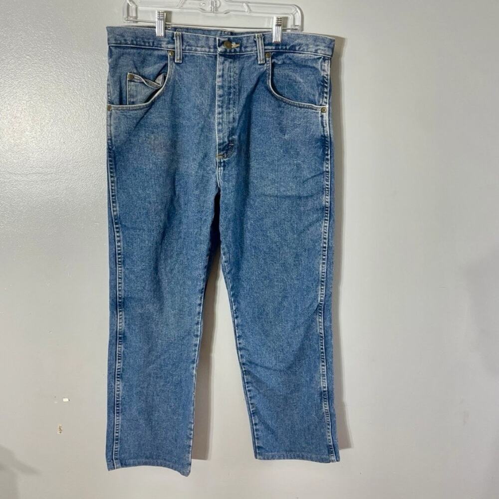 Wrangler Rugged Wear Men's 36x32 Blue Relaxed Fit Straight Leg Jeans